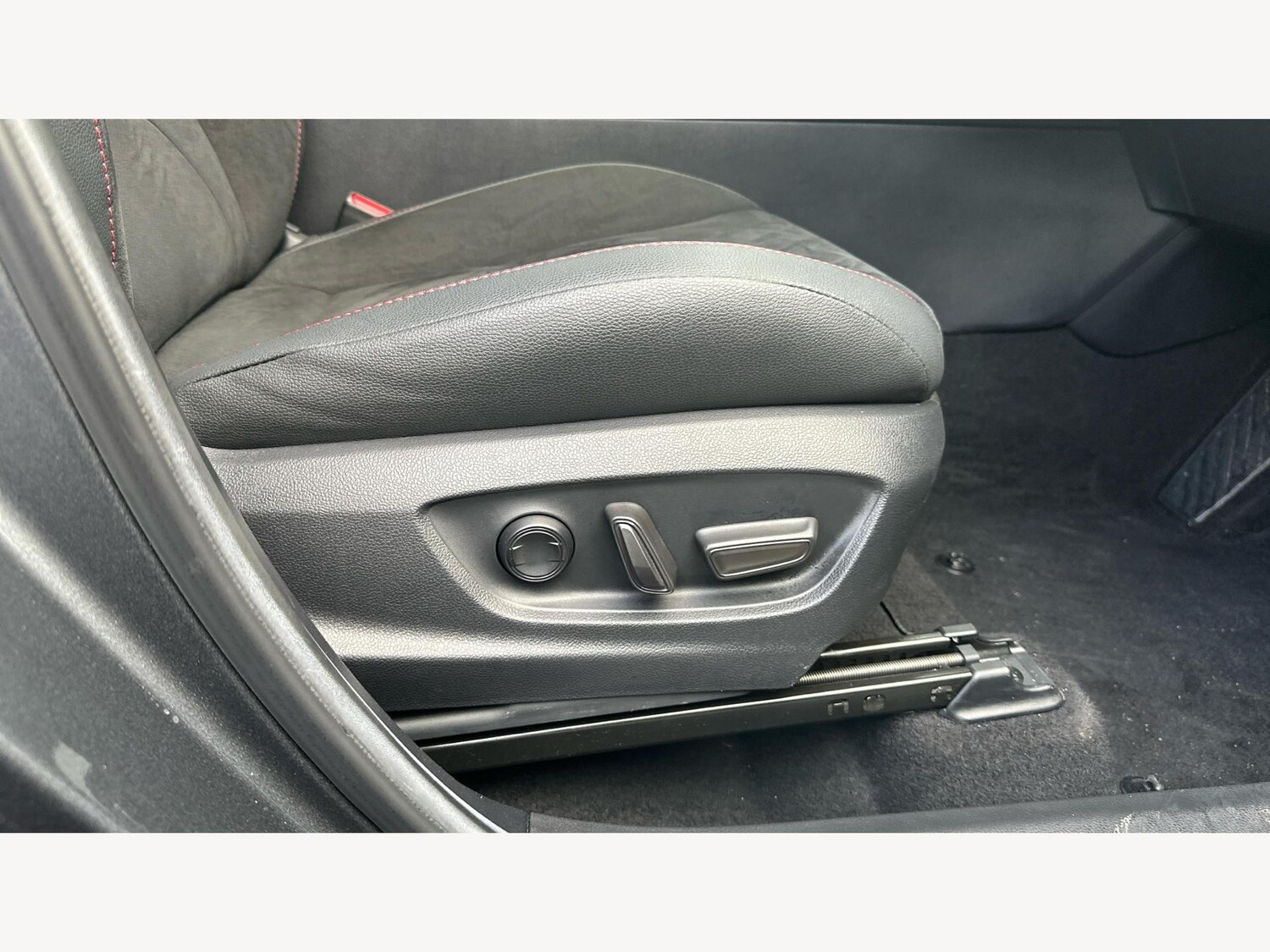 Used Toyota C-HR for sale - 76571997: Photo 22