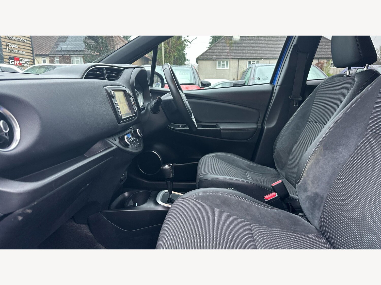 Used Toyota Yaris 2018 for sale - 77468682: Photo 12