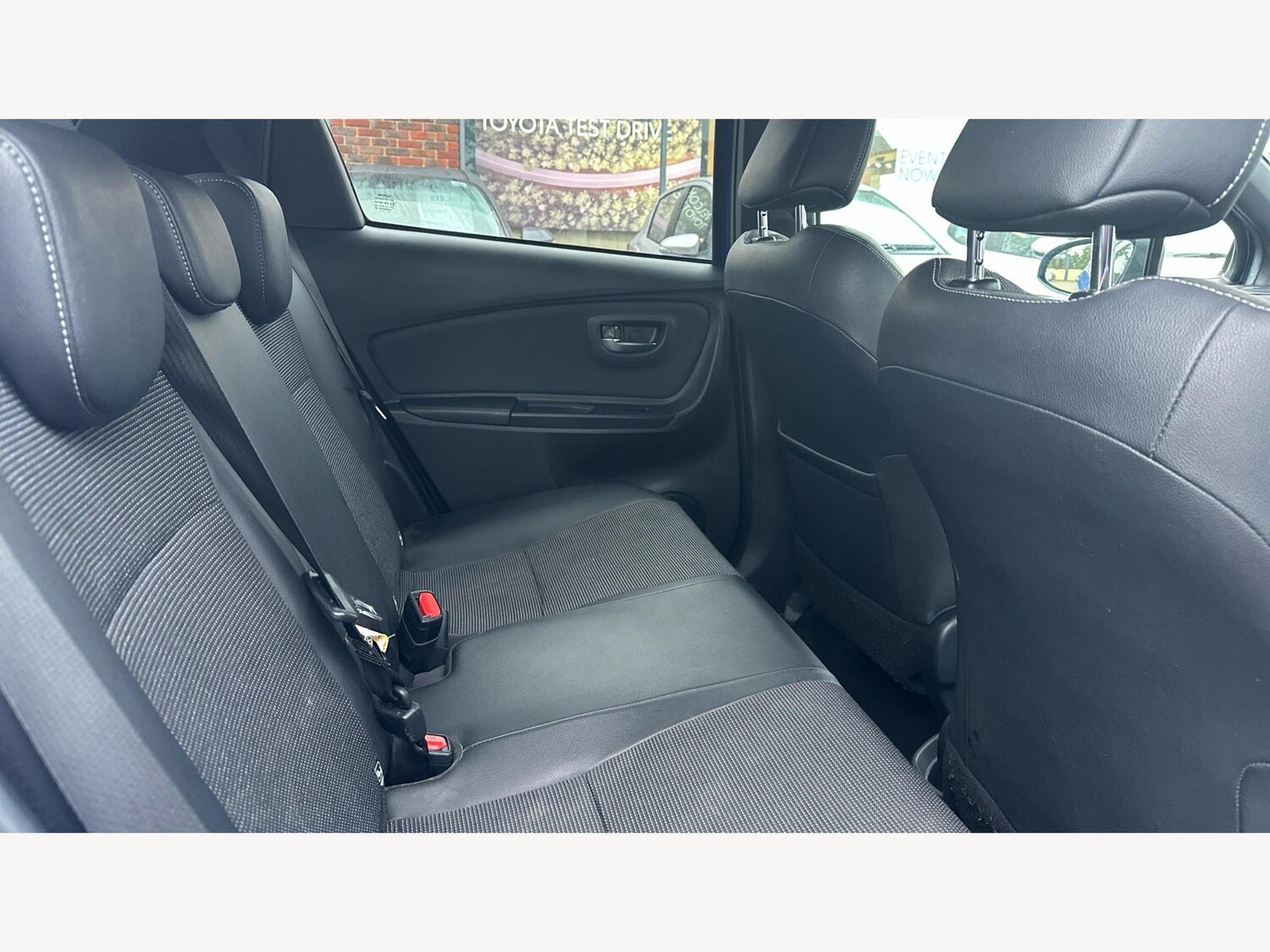 Used Toyota Yaris 2018 for sale - 77468682: Photo 14