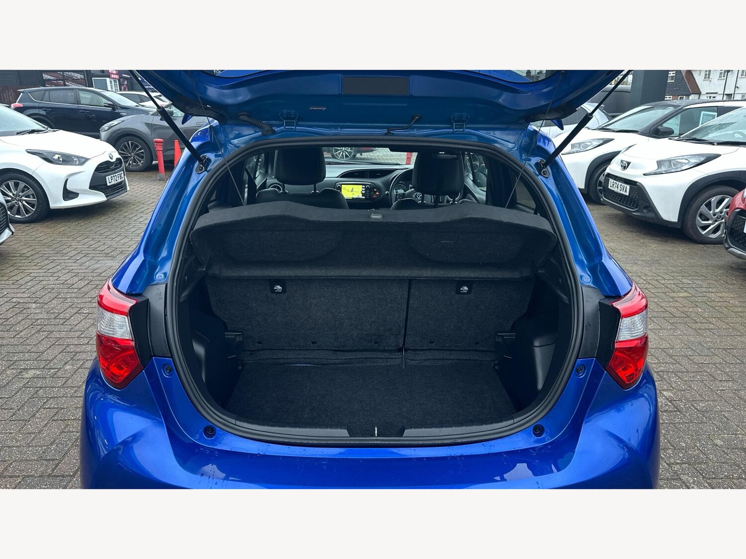 Used Toyota Yaris 2018 for sale - 77468682: Photo 16