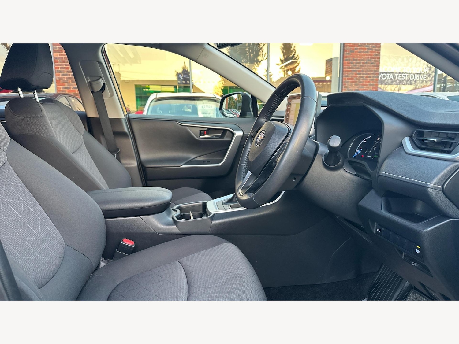 Used Toyota RAV4 2021 for sale - 76633182: Photo 13