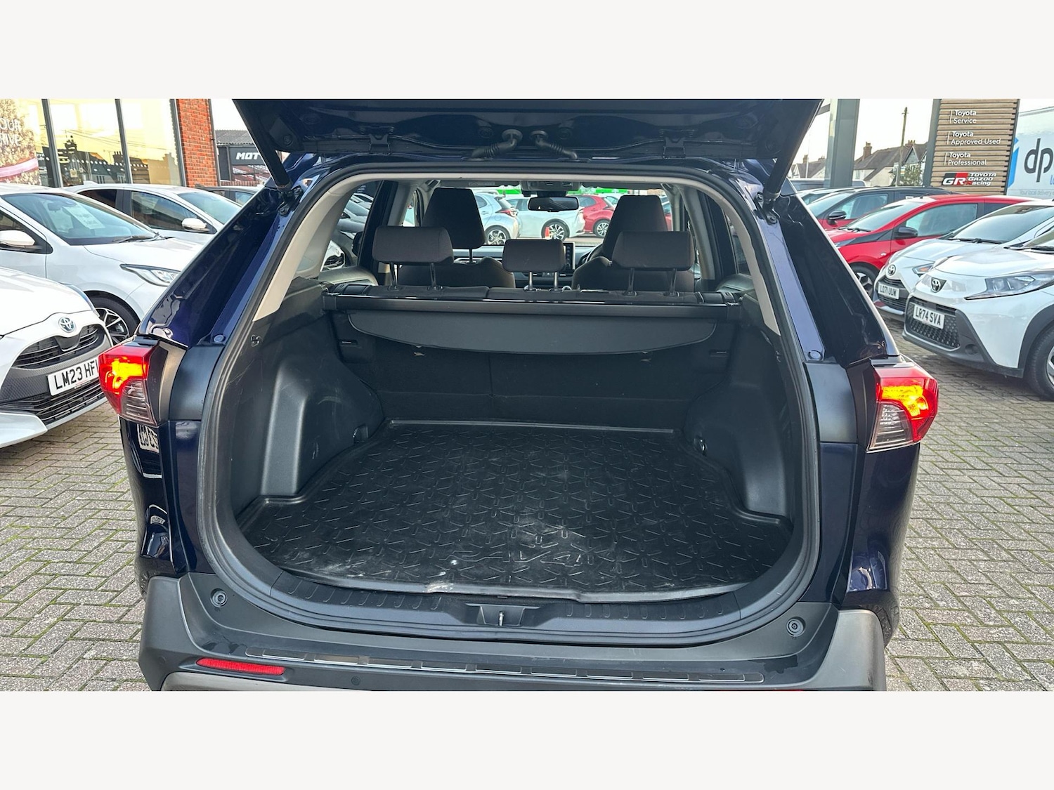 Used Toyota RAV4 2021 for sale - 76633182: Photo 16