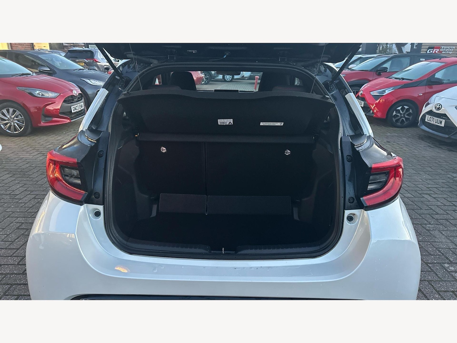 Used Toyota Yaris for sale - 77190775: Photo 16