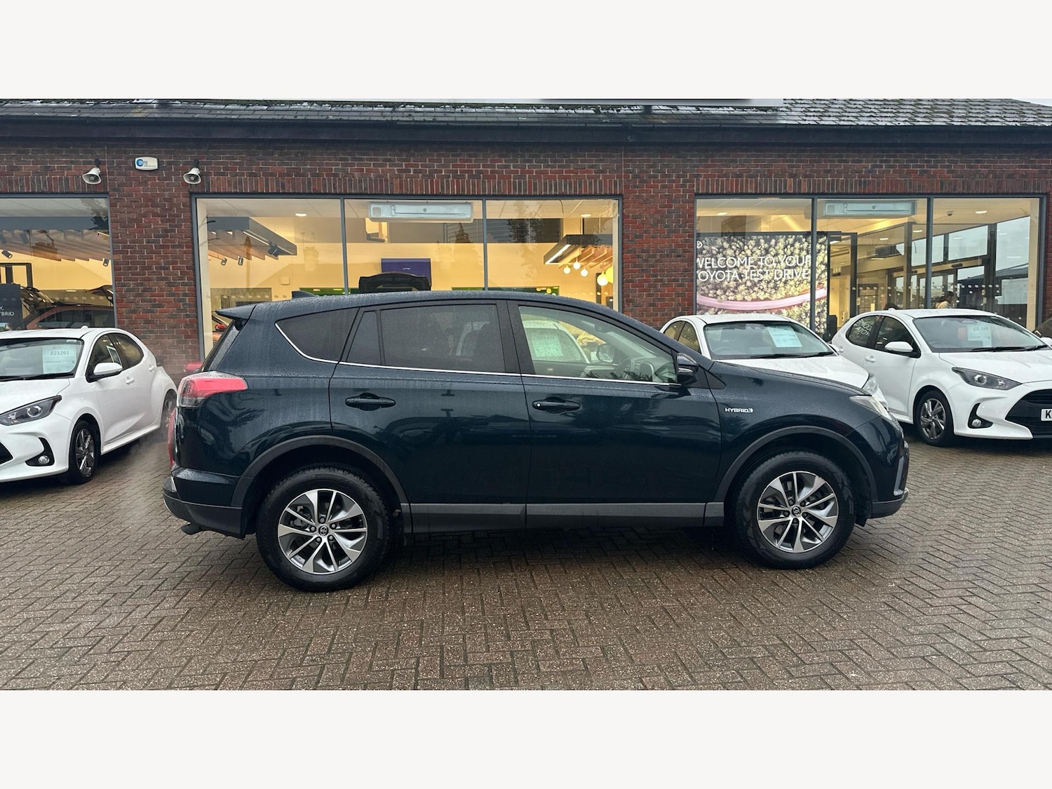 Used Toyota RAV4 2017 for sale - 77290745: Photo 18