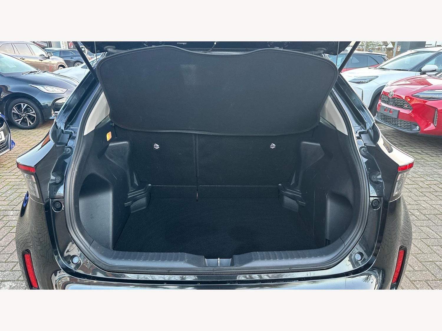 Used Toyota Yaris Cross for sale - 77229302: Photo 16