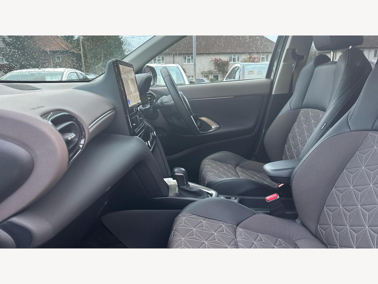 Used Toyota Yaris Cross 2024 for sale - 76644780: Photo 12