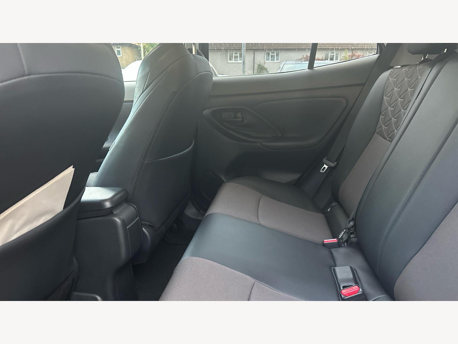 Used Toyota Yaris Cross 2024 for sale - 76644780: Photo 15