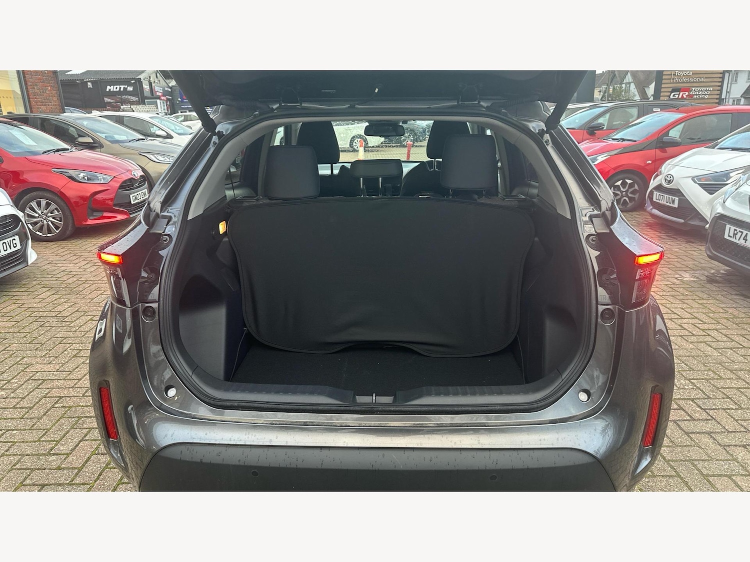 Used Toyota Yaris Cross 2024 for sale - 76644780: Photo 16