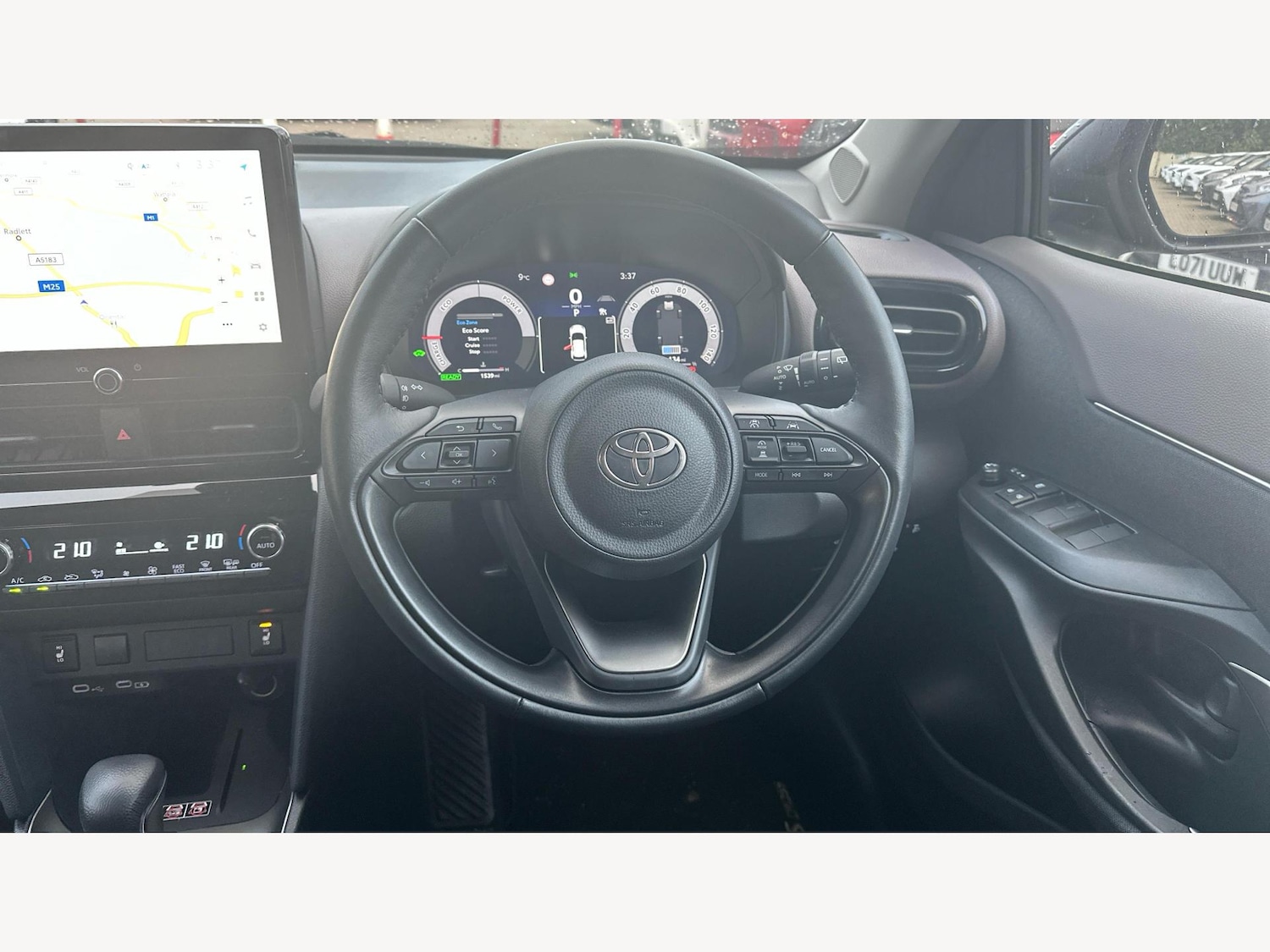 Used Toyota Yaris Cross 2024 for sale - 76644780: Photo 8