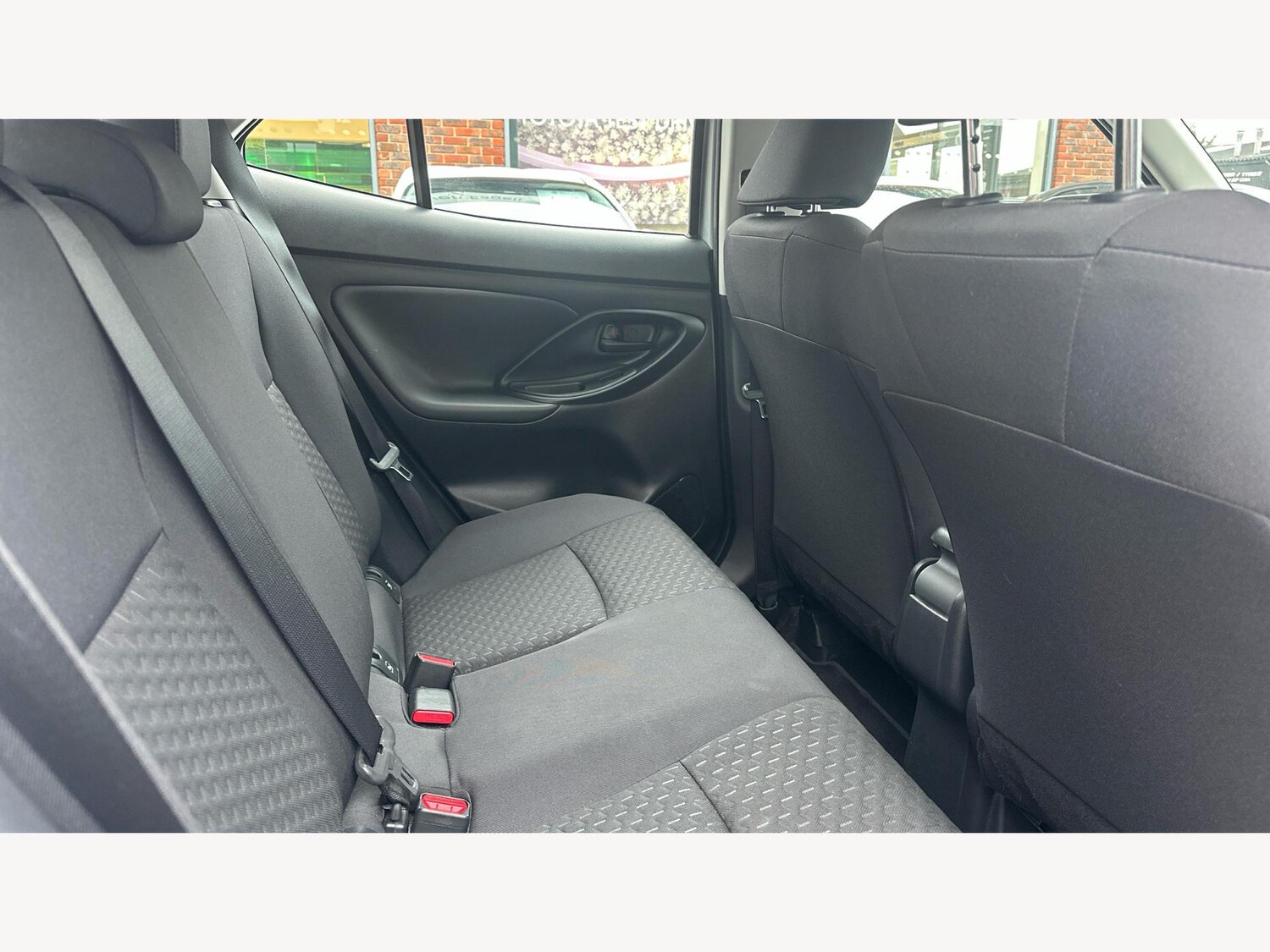 Used Toyota Yaris Cross 2024 for sale - 77330600: Photo 14
