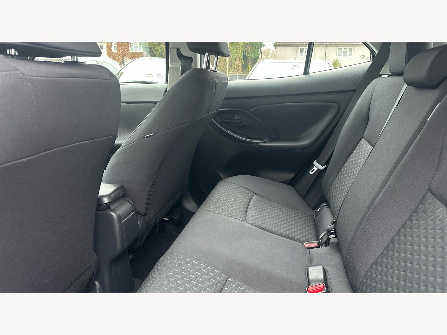 Used Toyota Yaris Cross 2024 for sale - 77330600: Photo 15