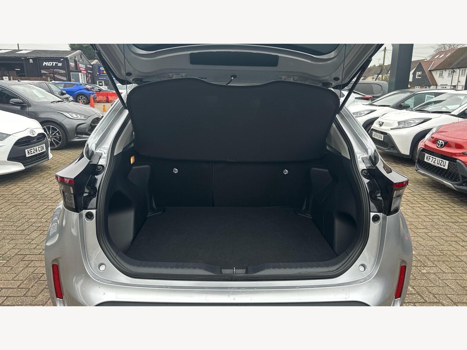 Used Toyota Yaris Cross 2024 for sale - 77330600: Photo 16