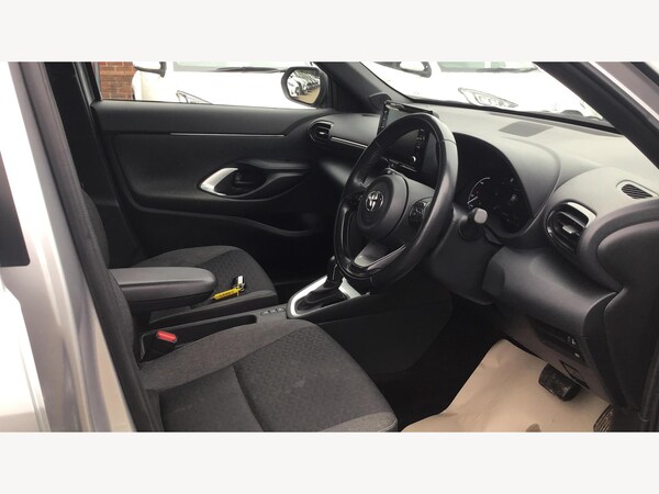 Used Toyota Yaris Cross 2022 for sale - 76337866: Photo 13