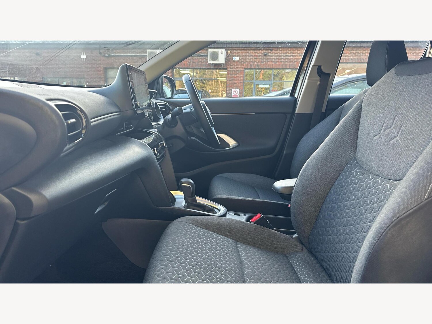 Used Toyota Yaris Cross 2024 for sale - 76743066: Photo 12