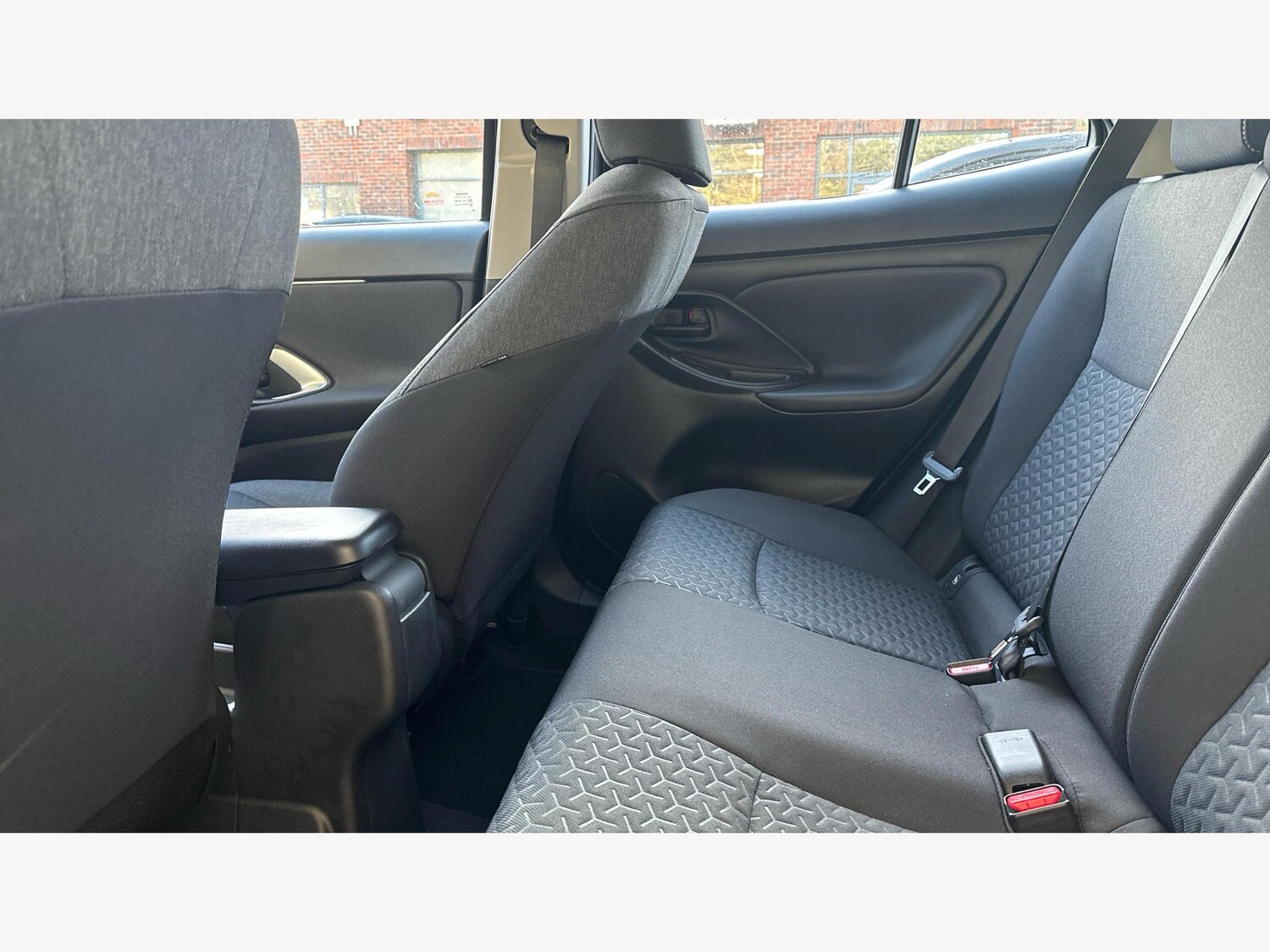 Used Toyota Yaris Cross 2024 for sale - 76743066: Photo 15