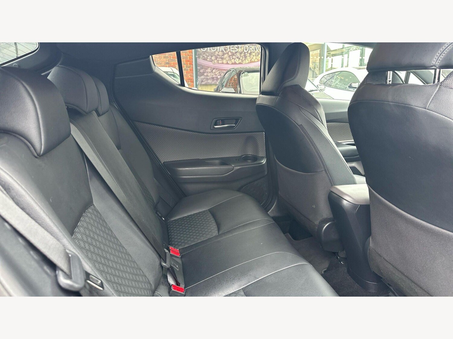 Used Toyota C-HR 2023 for sale - 78157039: Photo 14