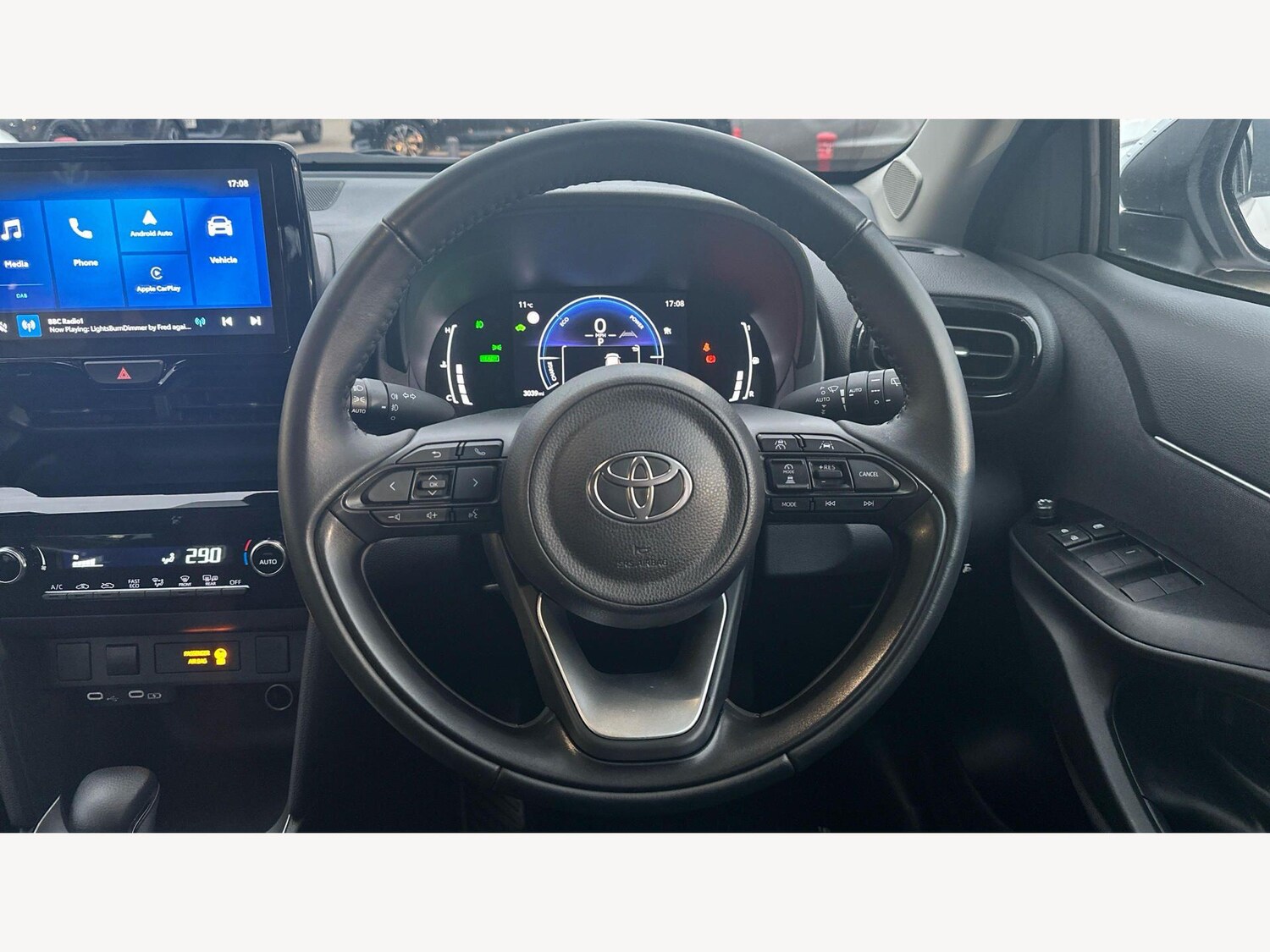 Used Toyota Yaris Cross for sale - 77824075: Photo 8