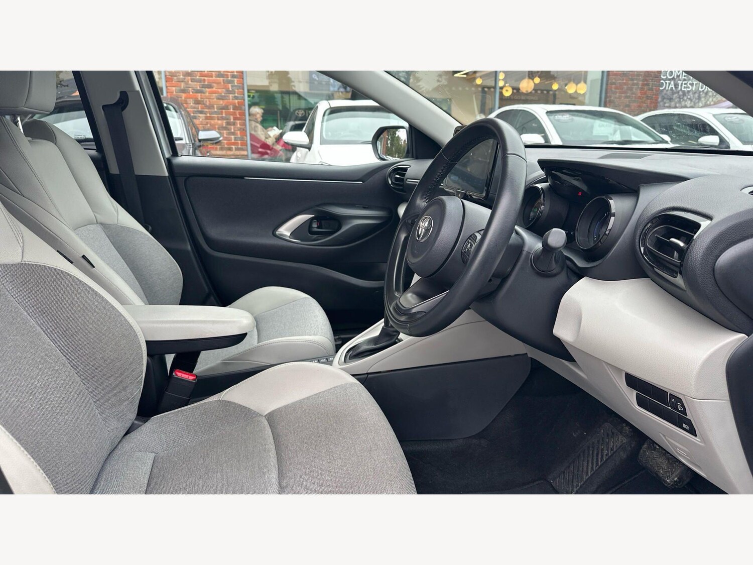 Used Toyota Yaris 2023 for sale - 77783070: Photo 13