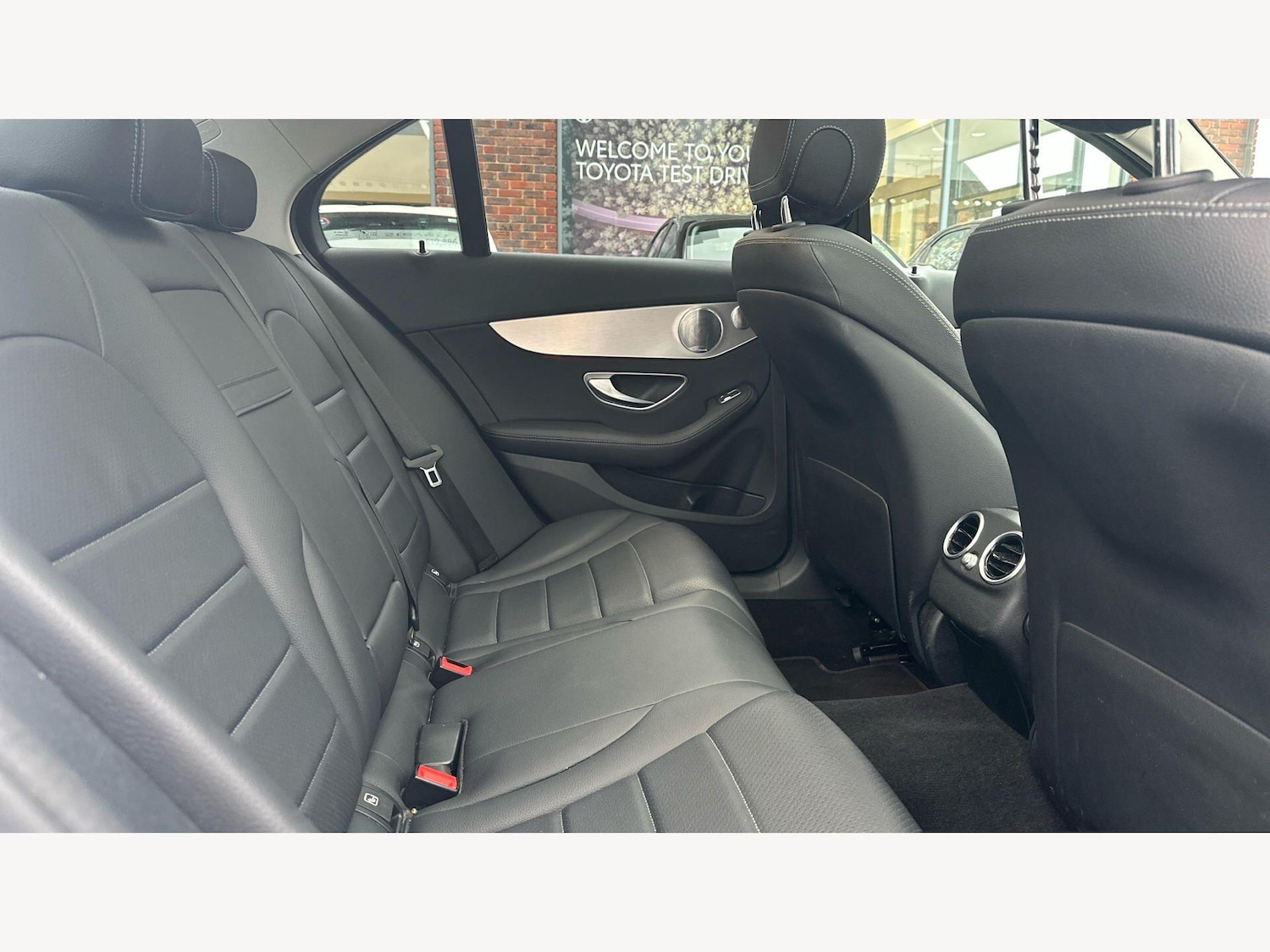 Used Mercedes-Benz C Class 2018 for sale - 77647021: Photo 14