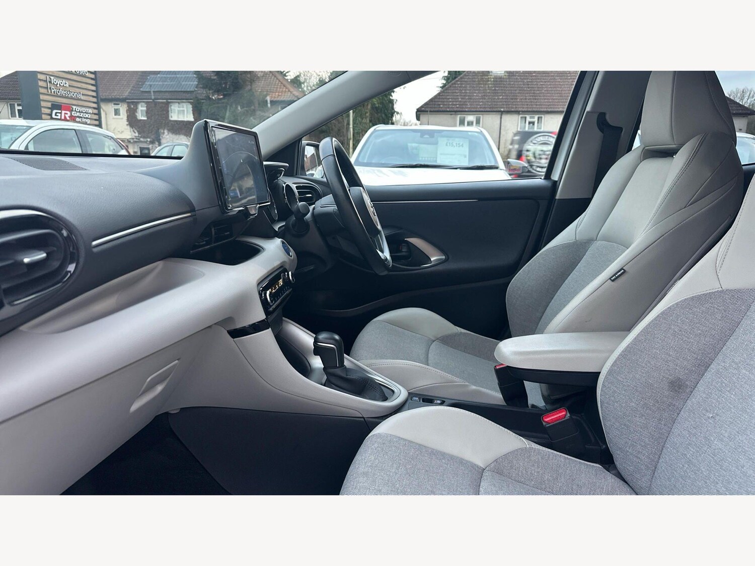 Used Toyota Yaris 2022 for sale - 77682868: Photo 12