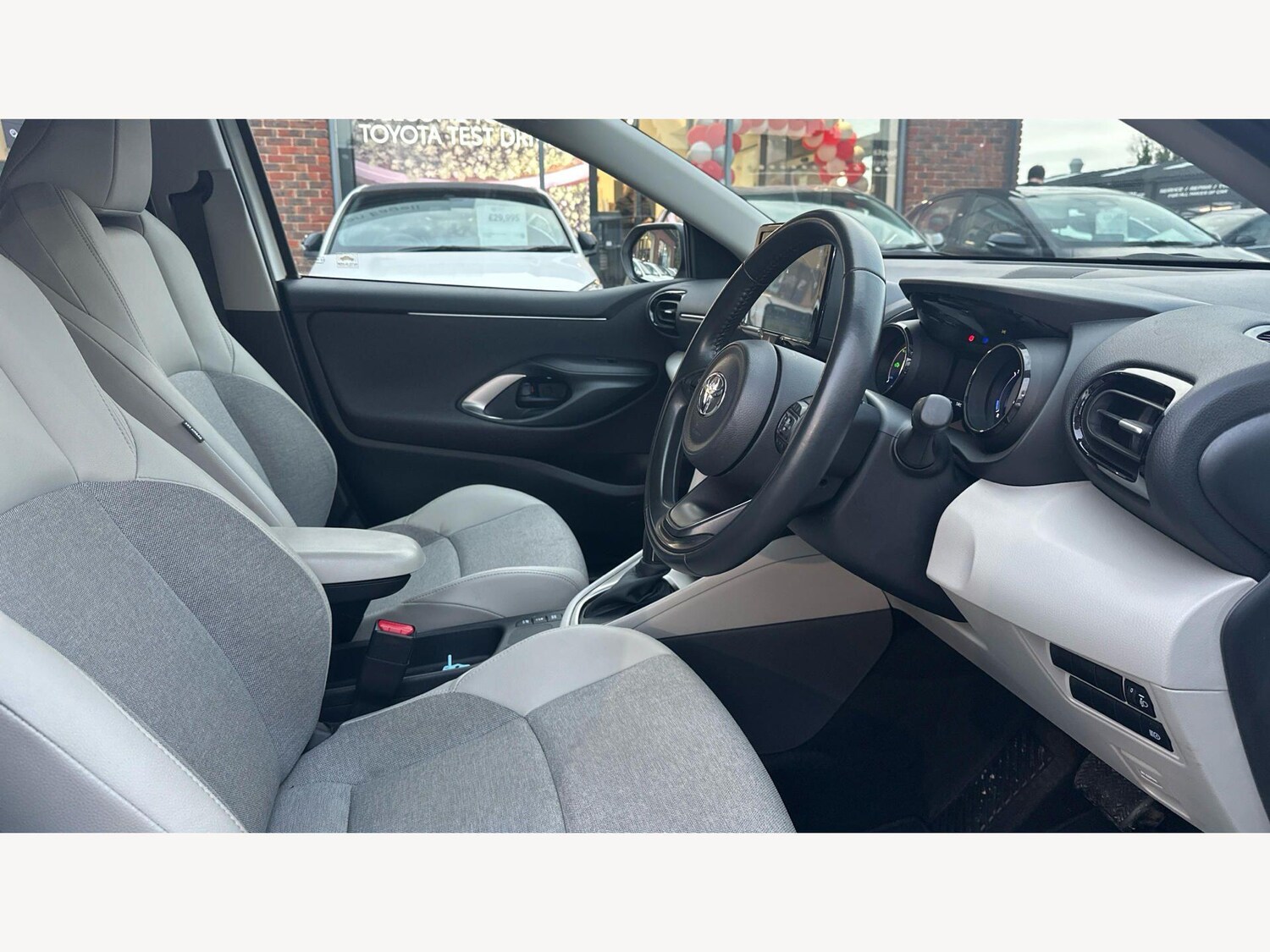 Used Toyota Yaris 2022 for sale - 77682868: Photo 13