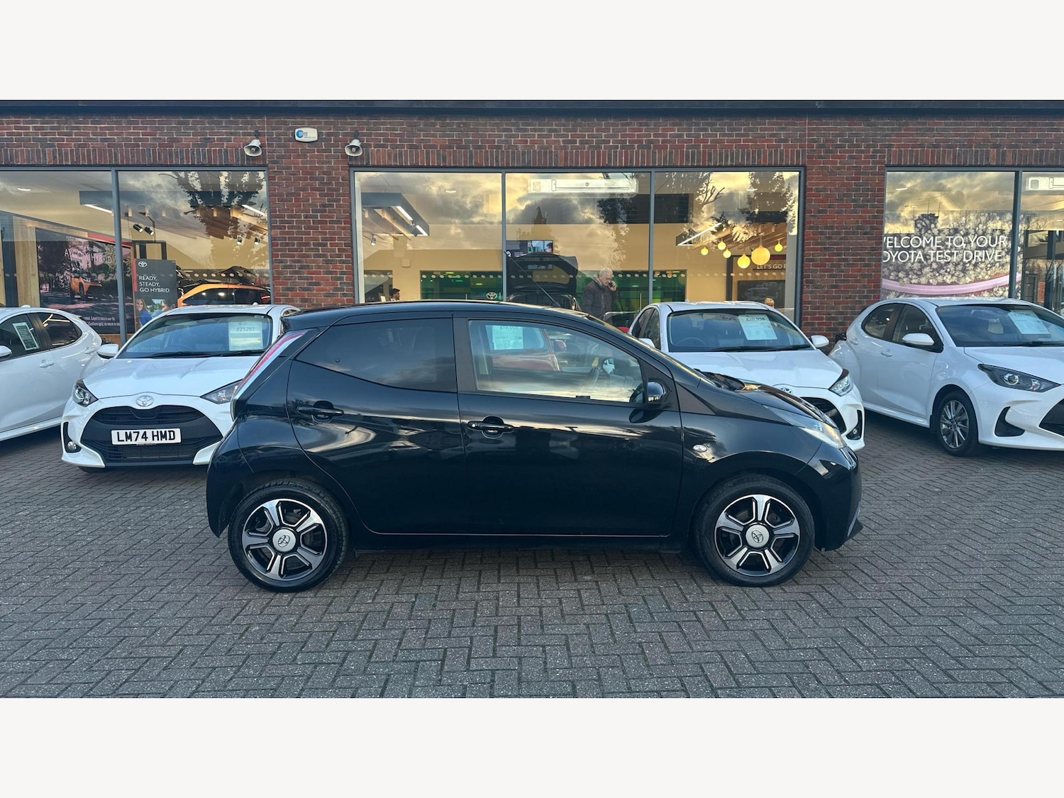 Used Toyota AYGO 2017 for sale - 77290635: Photo 18