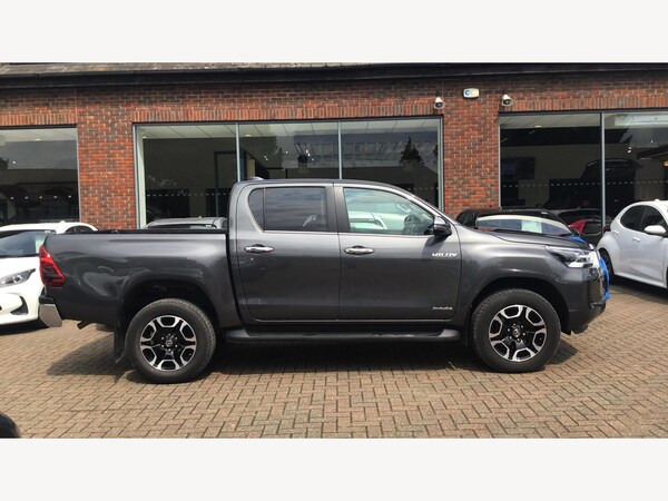 Used Toyota Hilux 2024 for sale - 74810336: Photo 18