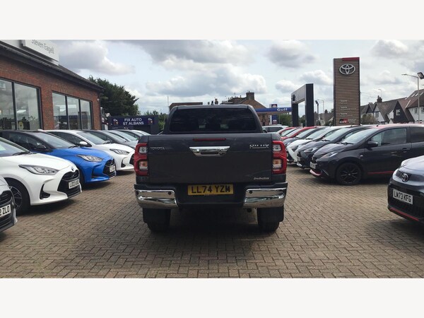 Used Toyota Hilux 2024 for sale - 74810336: Photo 21