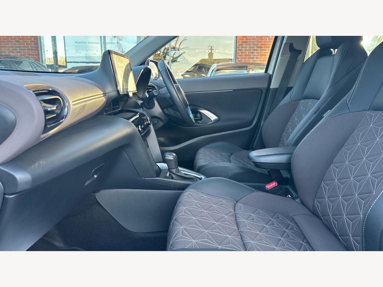 Used Toyota Yaris Cross 2023 for sale - 77120488: Photo 12
