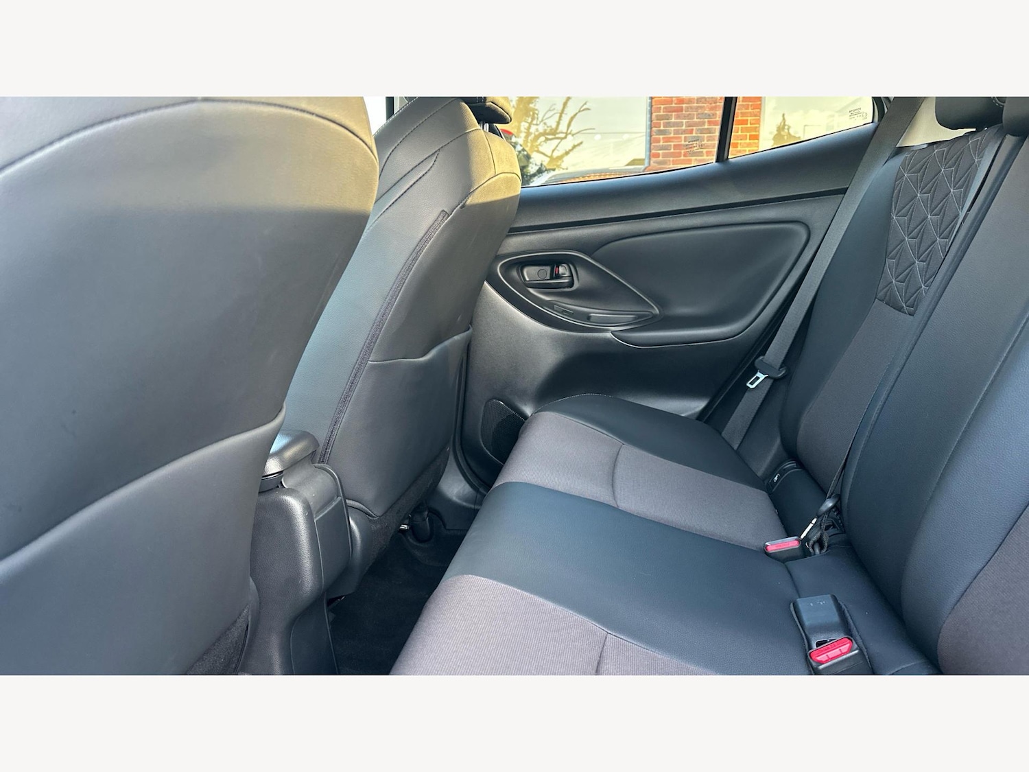 Used Toyota Yaris Cross 2023 for sale - 77120488: Photo 15