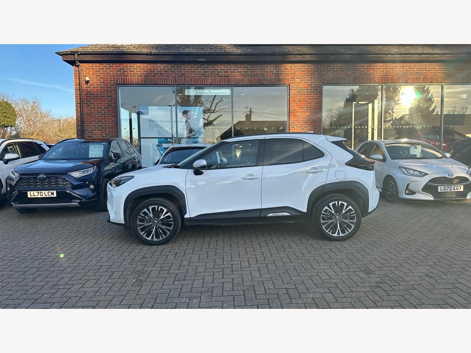 Used Toyota Yaris Cross 2023 for sale - 77120488: Photo 19