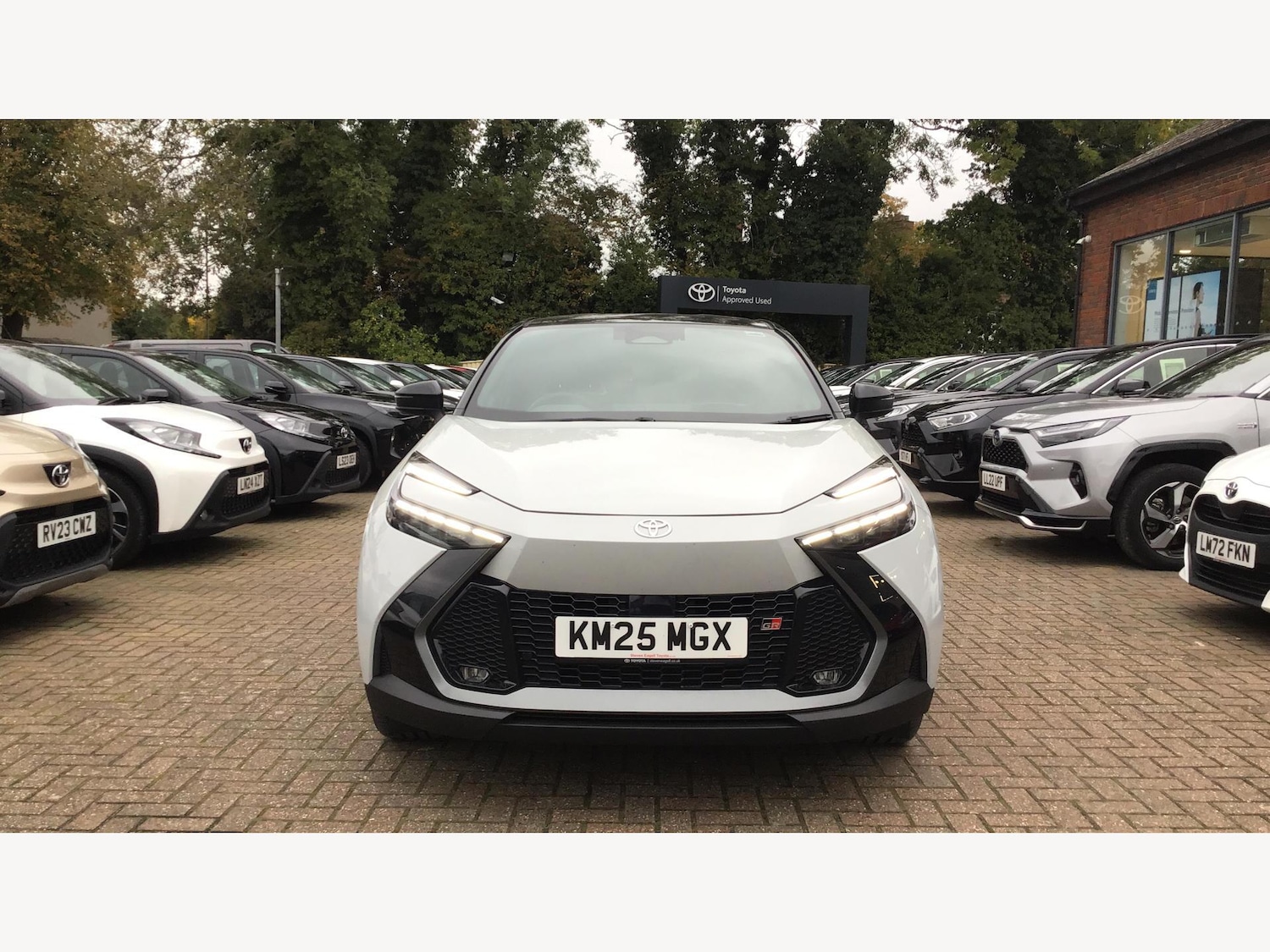 Used Toyota C-HR 2025 for sale - 76360992: Photo 17