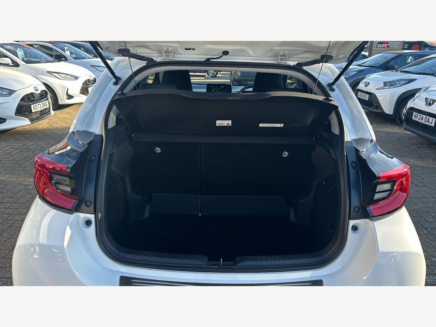 Used Toyota Yaris for sale - 77737479: Photo 16