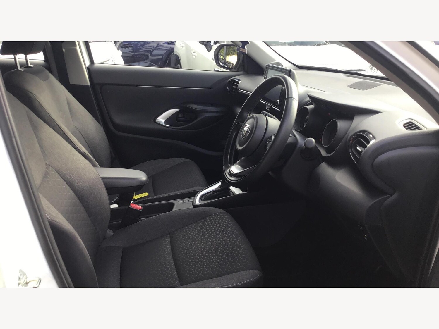 Used Toyota Yaris Cross 2024 for sale - 76152375: Photo 13