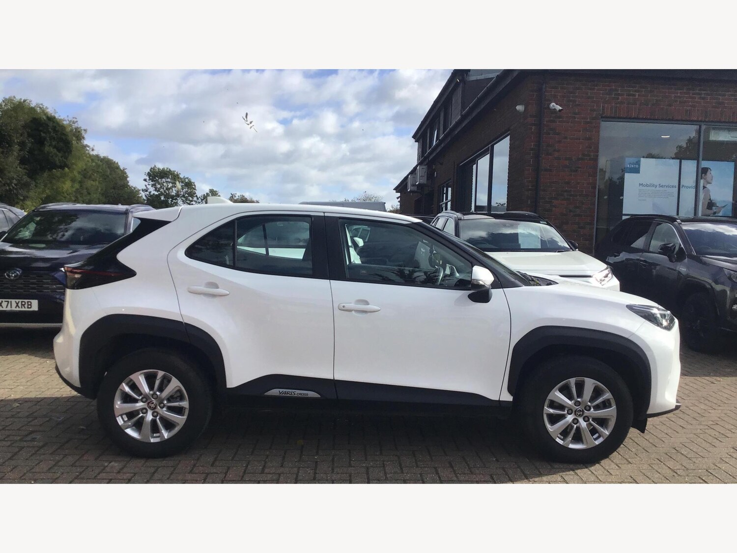 Used Toyota Yaris Cross 2024 for sale - 76152375: Photo 18