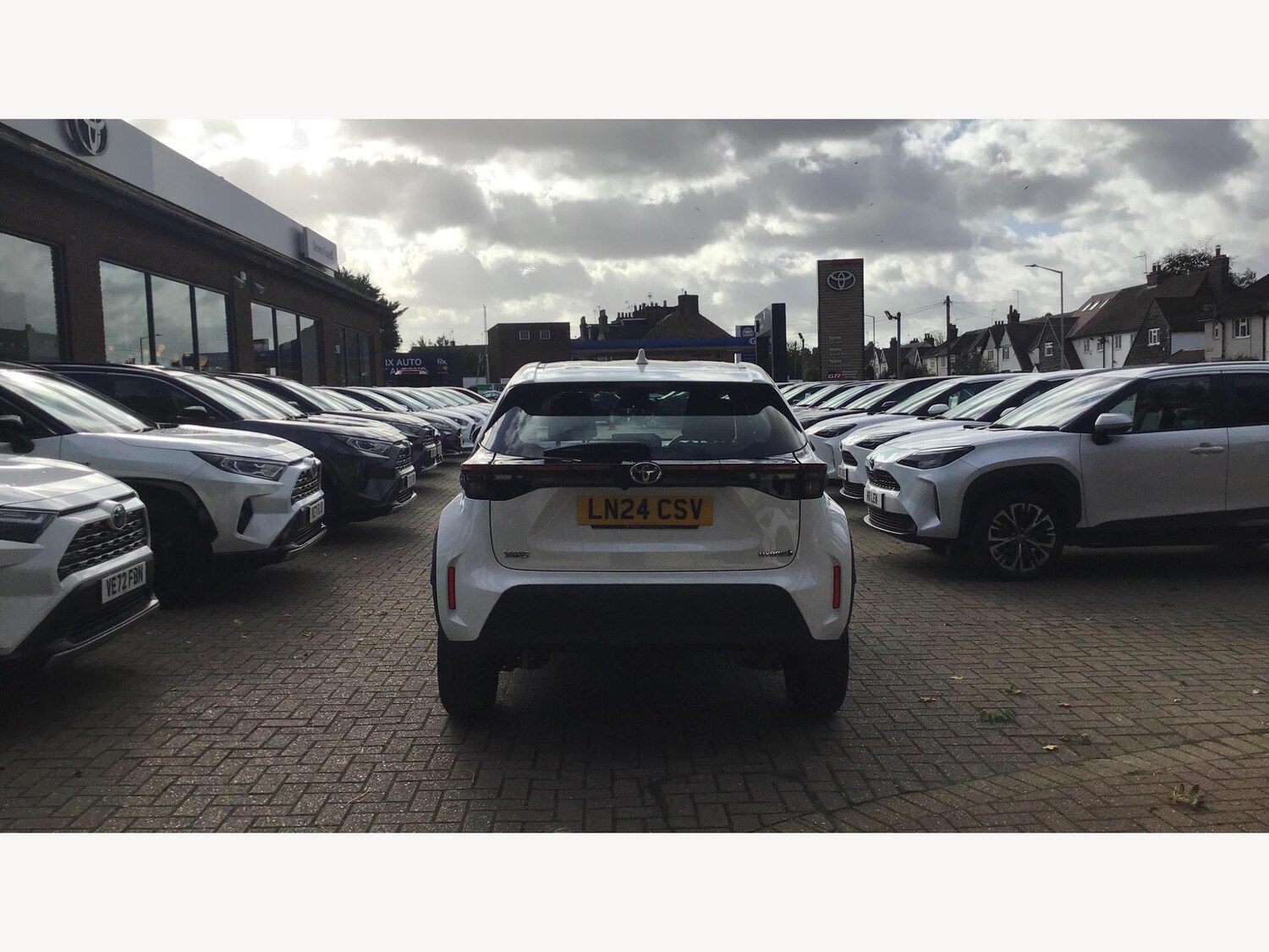 Used Toyota Yaris Cross 2024 for sale - 76152375: Photo 21