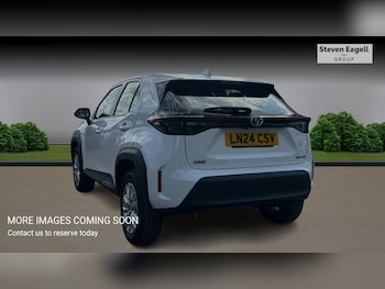 Used Toyota Yaris Cross 2024 for sale - 76152375: Photo 2