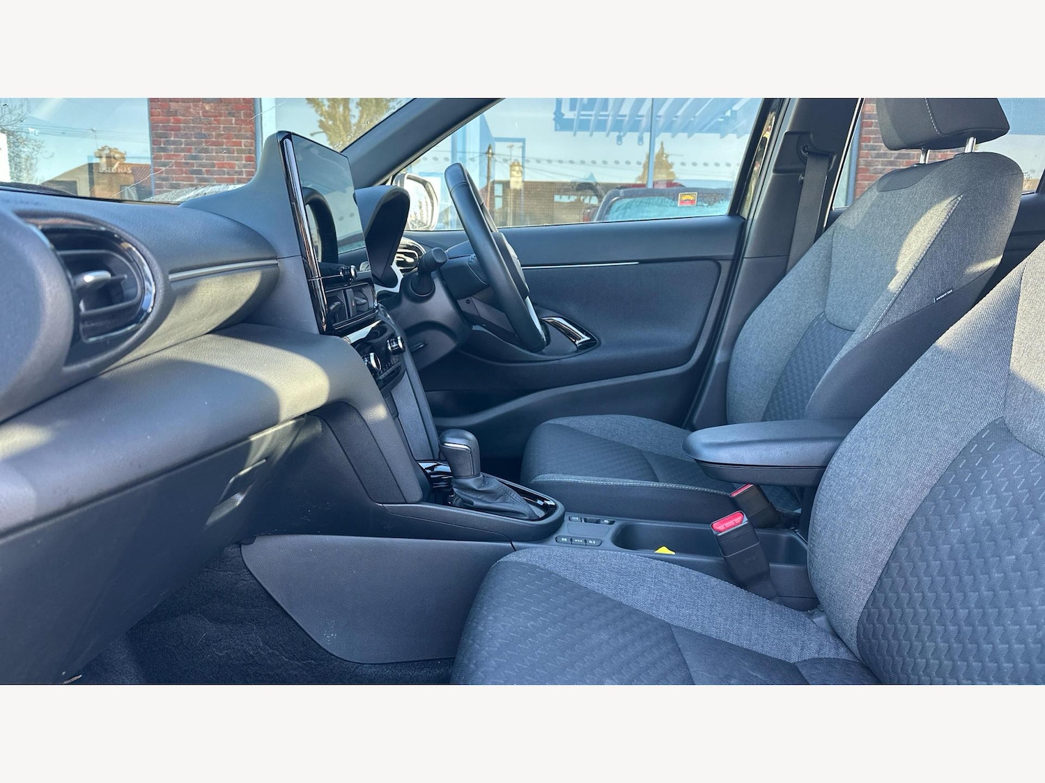 Used Toyota Yaris Cross 2024 for sale - 76612943: Photo 12