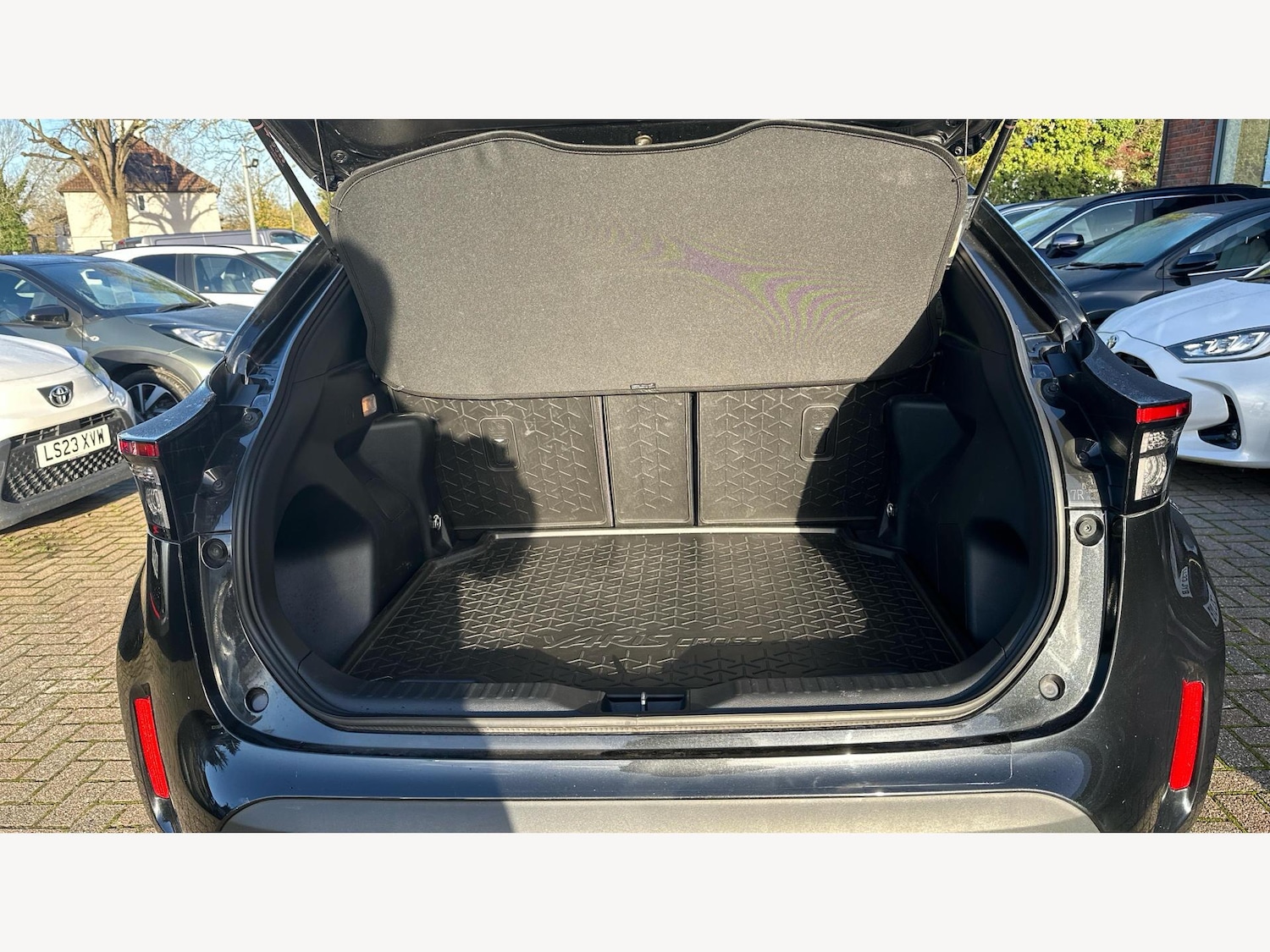 Used Toyota Yaris Cross 2024 for sale - 76612943: Photo 16