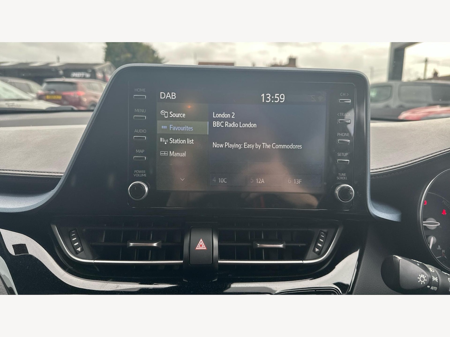 Used Toyota C-HR for sale - 77190485: Photo 25