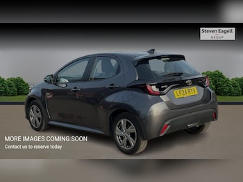 Used Toyota Yaris 2024 for sale - 77993255: Photo