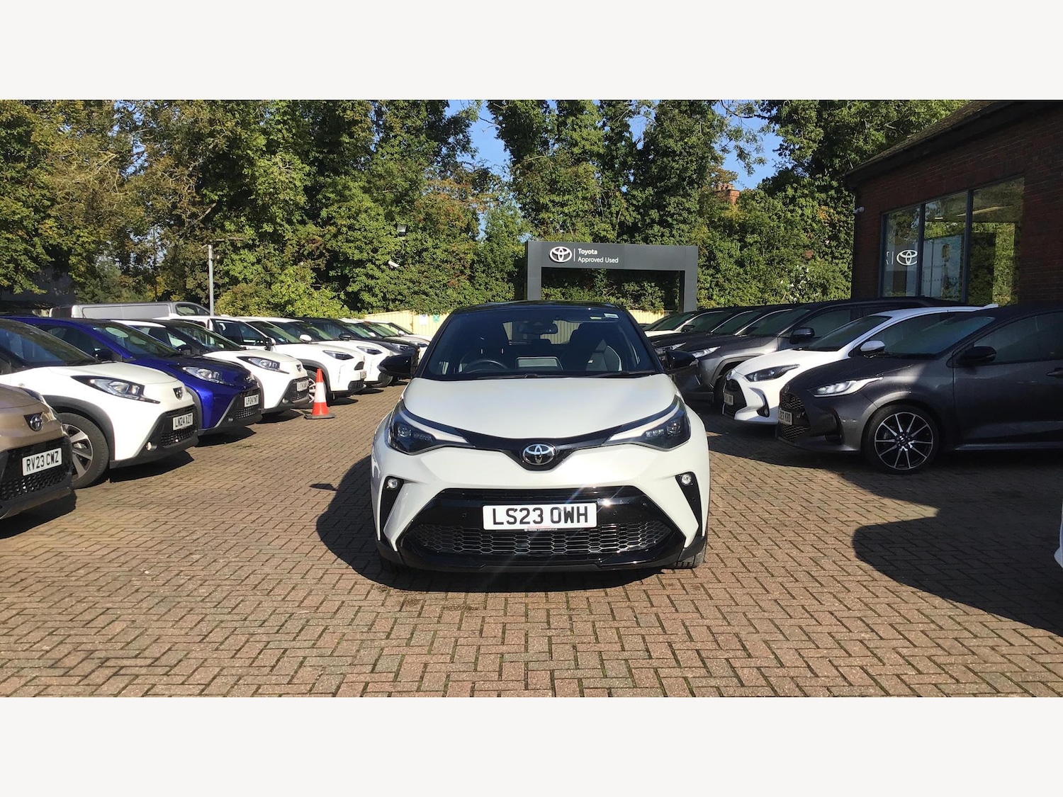 Used Toyota C-HR 2023 for sale - 76151352: Photo 17