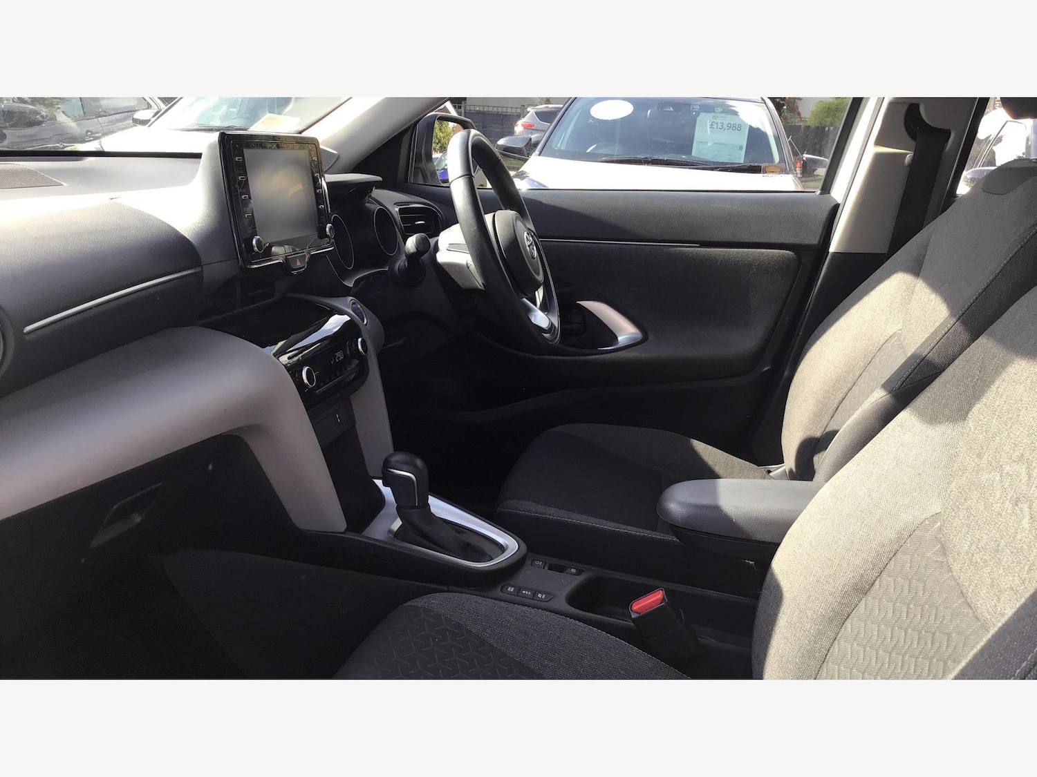 Used Toyota Yaris Cross 2022 for sale - 76152885: Photo 12