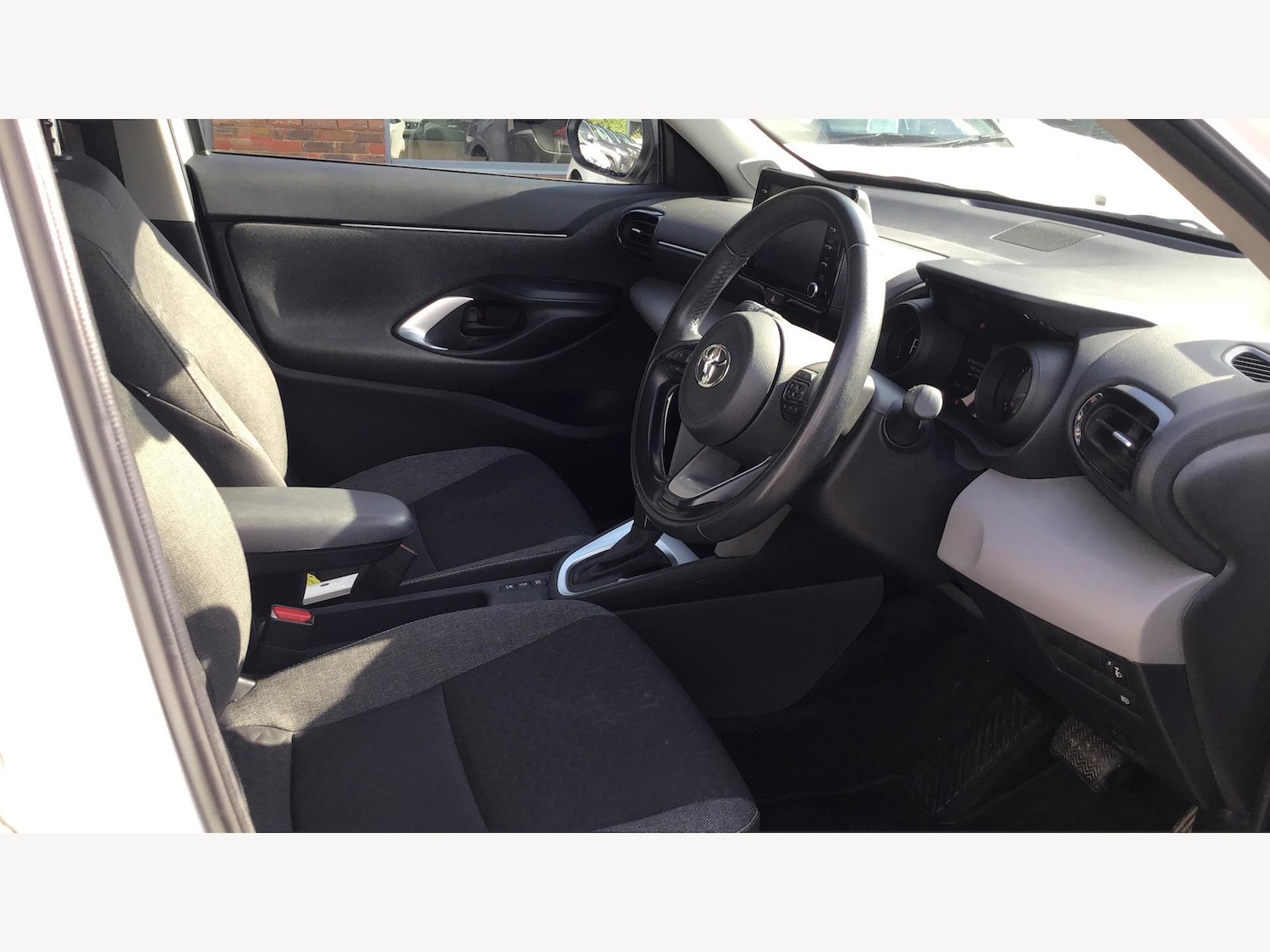 Used Toyota Yaris Cross 2022 for sale - 76152885: Photo 13