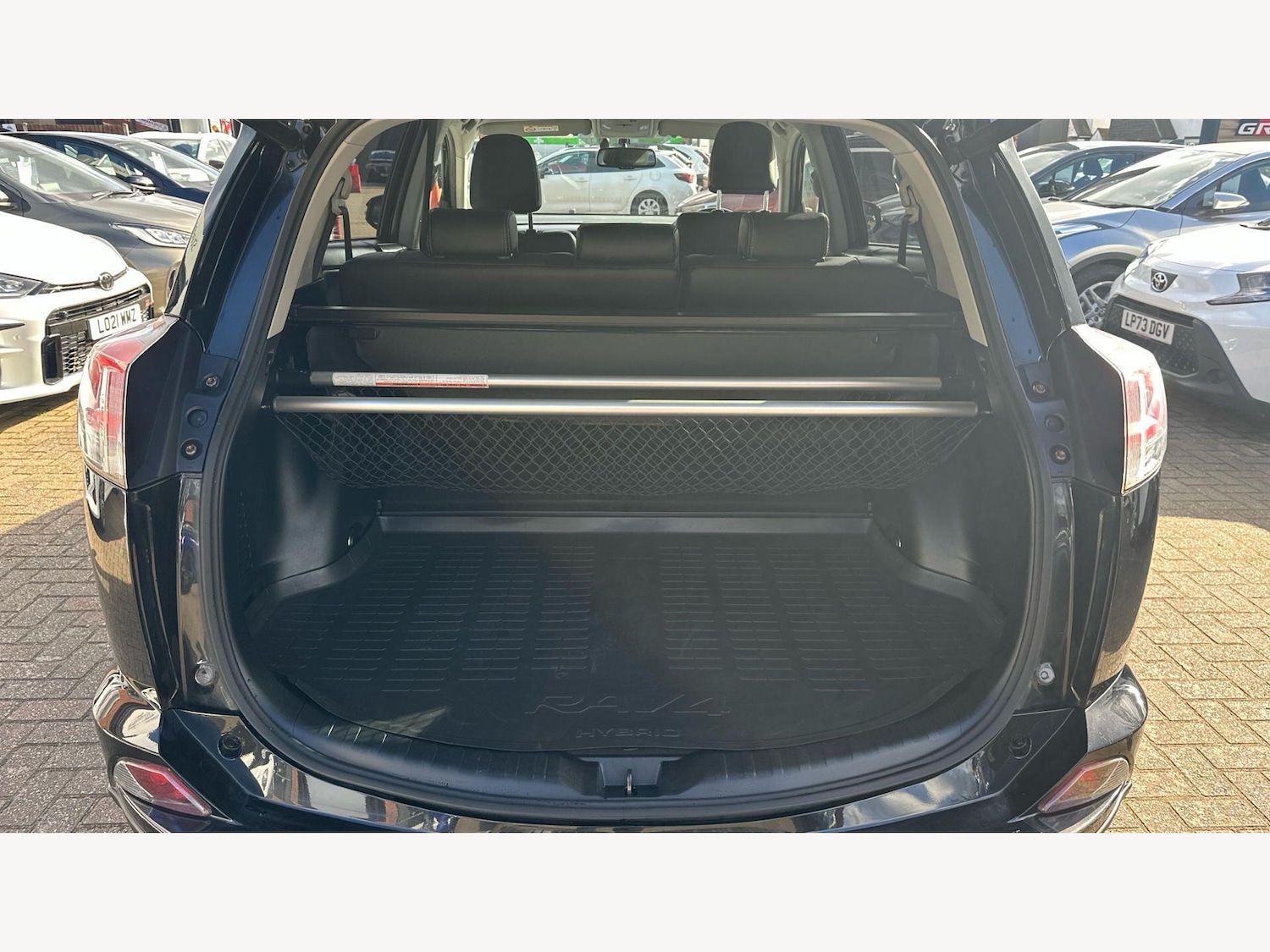 Used Toyota RAV4 2016 for sale - 77993035: Photo 16