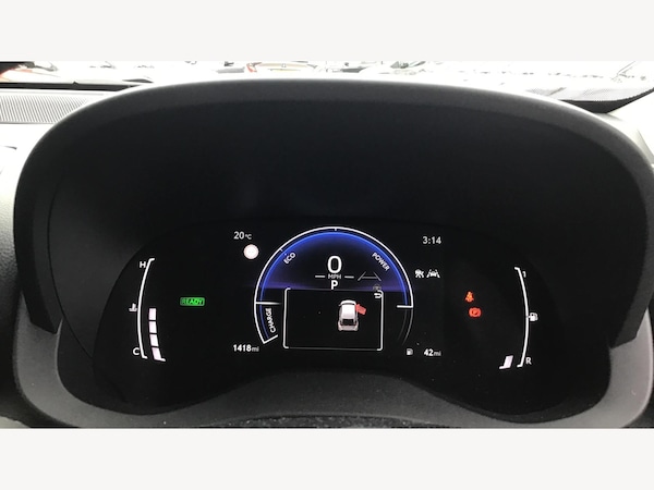 Used Toyota Yaris Cross 2025 for sale - 76270285: Photo 11