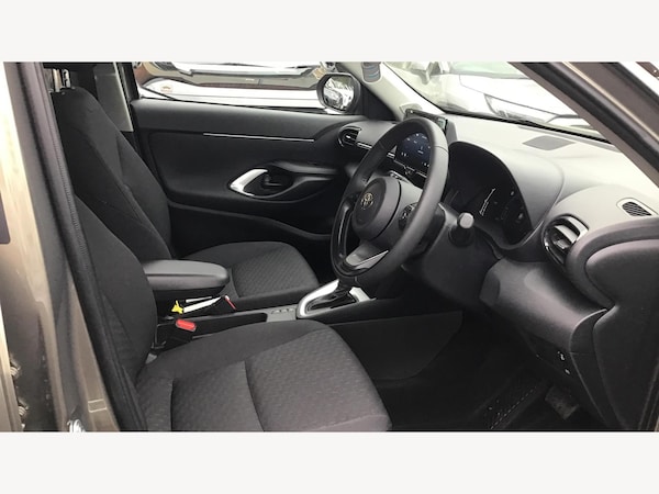 Used Toyota Yaris Cross 2025 for sale - 76270285: Photo 13