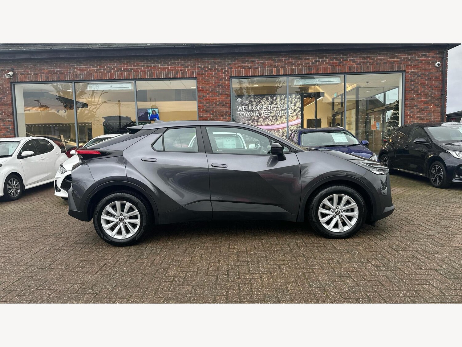 Used Toyota C-HR 2025 for sale - 76976623: Photo 18