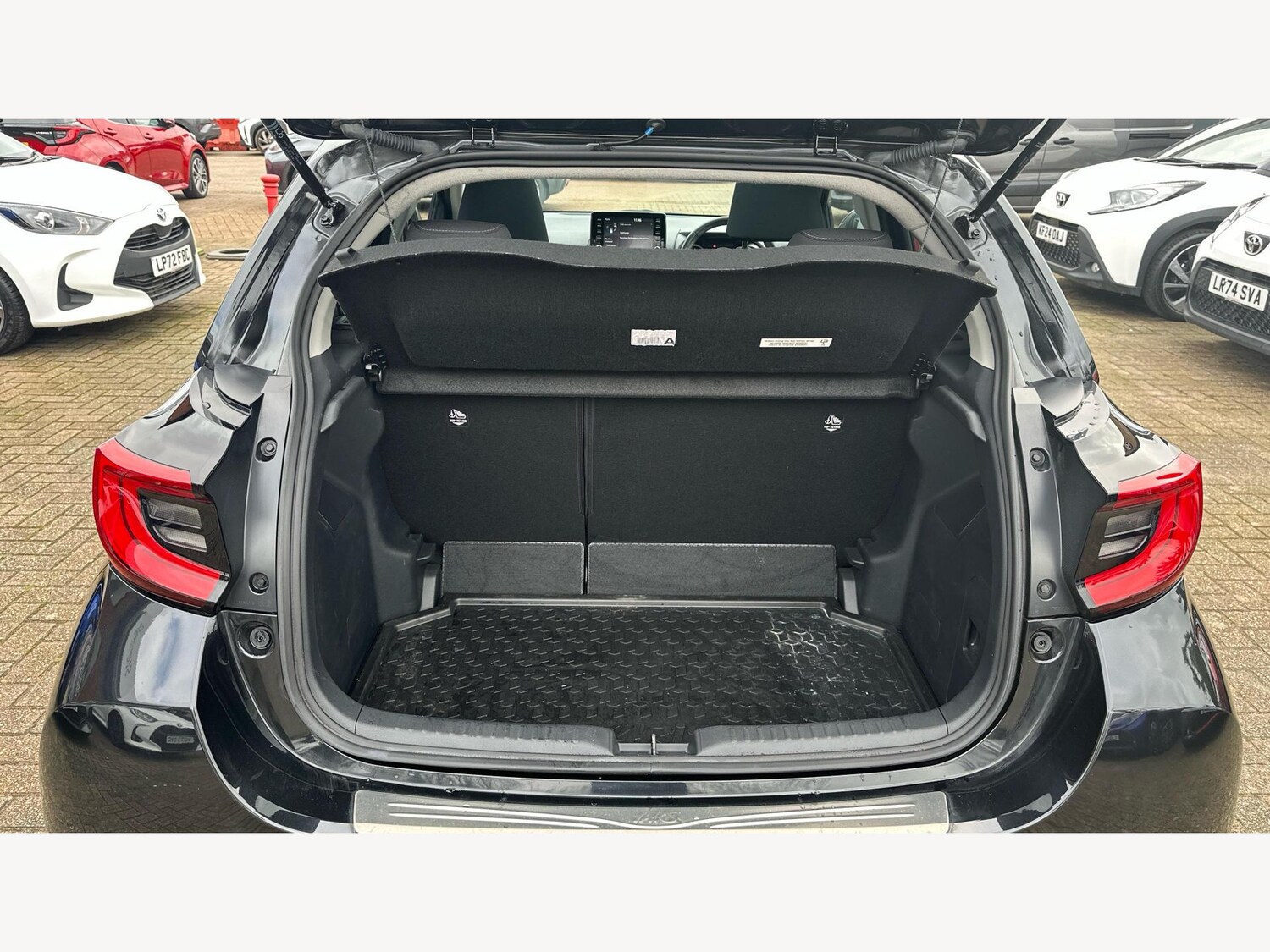 Used Toyota Yaris 2023 for sale - 77411384: Photo 16