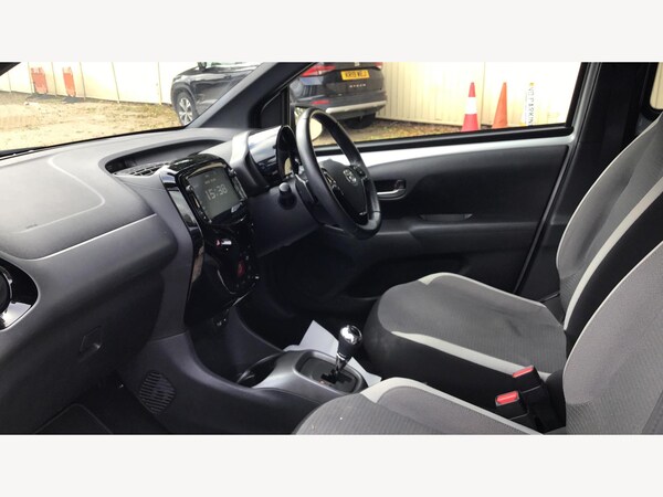 Used Toyota AYGO 2021 for sale - 76189286: Photo 12